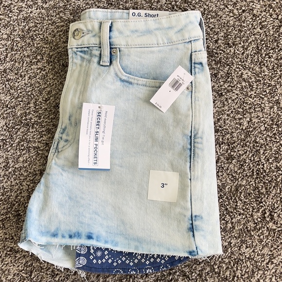 Old Navy O.G. Short - Picture 3 of 4